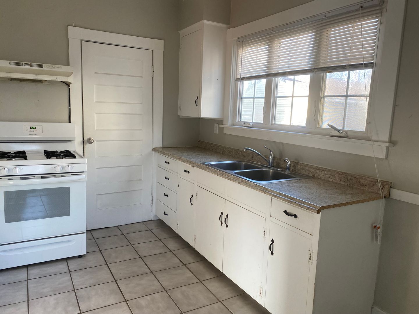 Fall River Apartment: 121 Winter Street