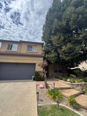 Spacious 5-Bedroom Home with Solar in Desirable Antioch – photo 1