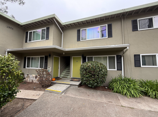 Beautiful 3 Bedroom Unit Located in Santa Cruz! SPECIAL MOVE IN PROMOTION! – photo 1