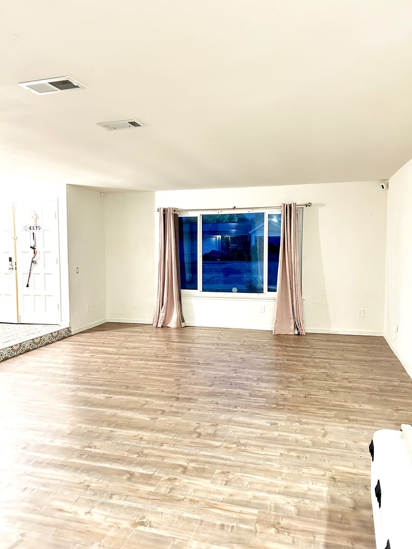 801 E Lynwood, San Bernardino, CA 801 E lynwood San Bernardino, CA 92404