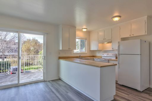 Now Available: Spacious 2Bed/1Bath Apt In Watsonville!!