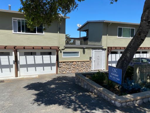 Pet Friendly Two Bedroom in New Monterey! – photo 1