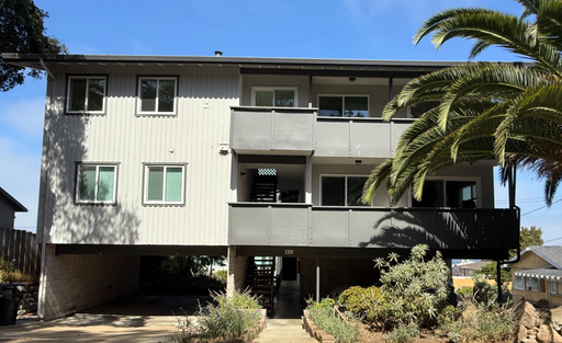 Beautiful Two Bedroom Unit Located in Pacific Grove! – photo 1