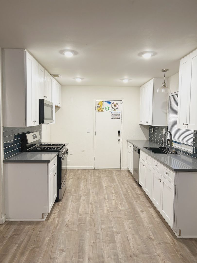 801 E Lynwood, San Bernardino, CA 801 E lynwood San Bernardino, CA 92404