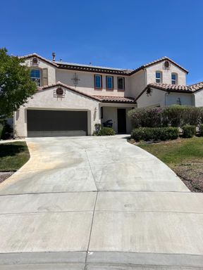 Spacious & Stylish Redlands Home Near Parks, Schools, and Shopping – photo 1