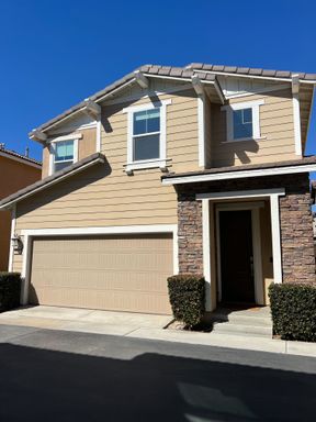 Modern Solar-Equipped Home in Prime Eastvale Location