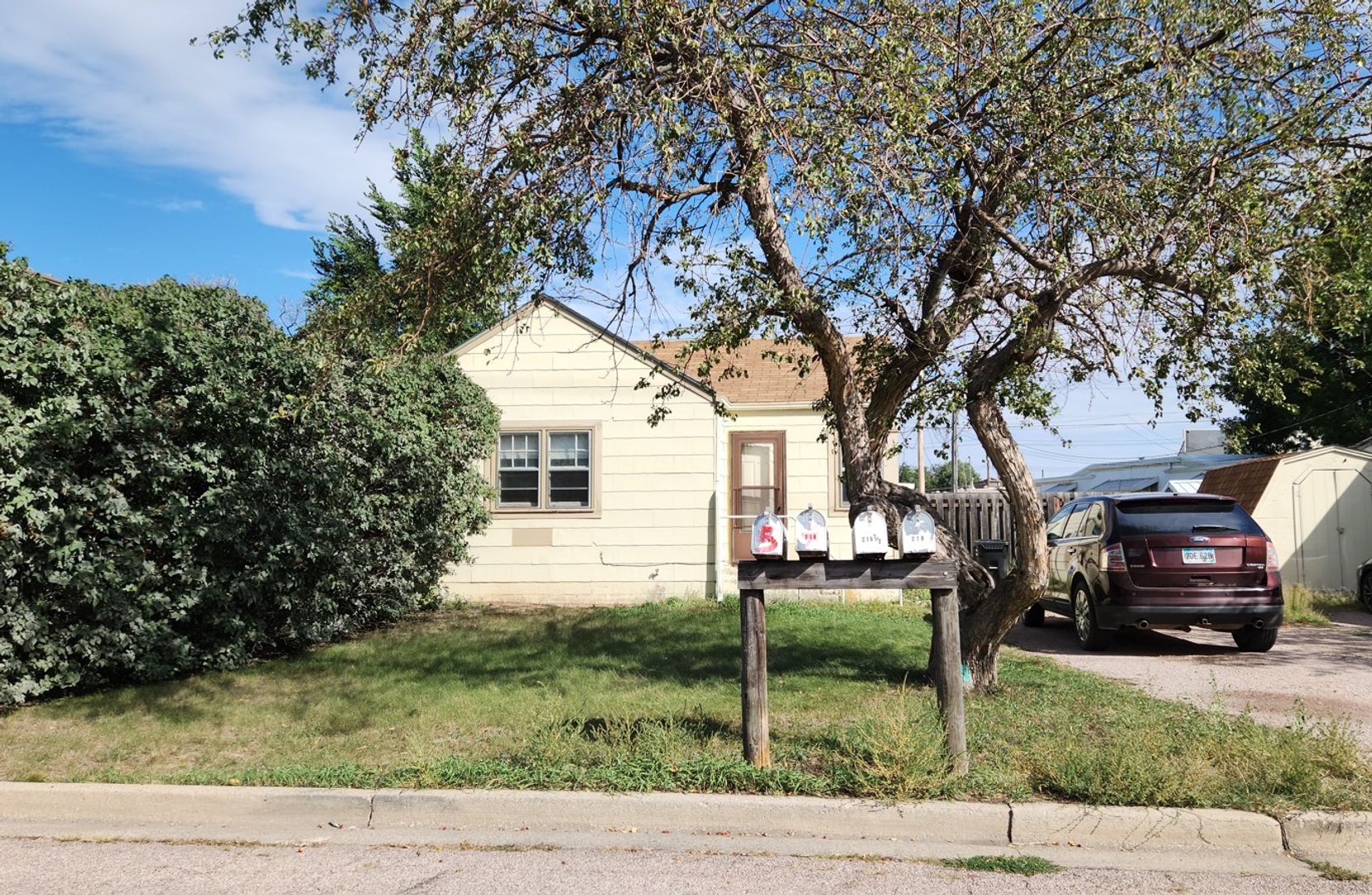 Rapid City House: 214 E Denver