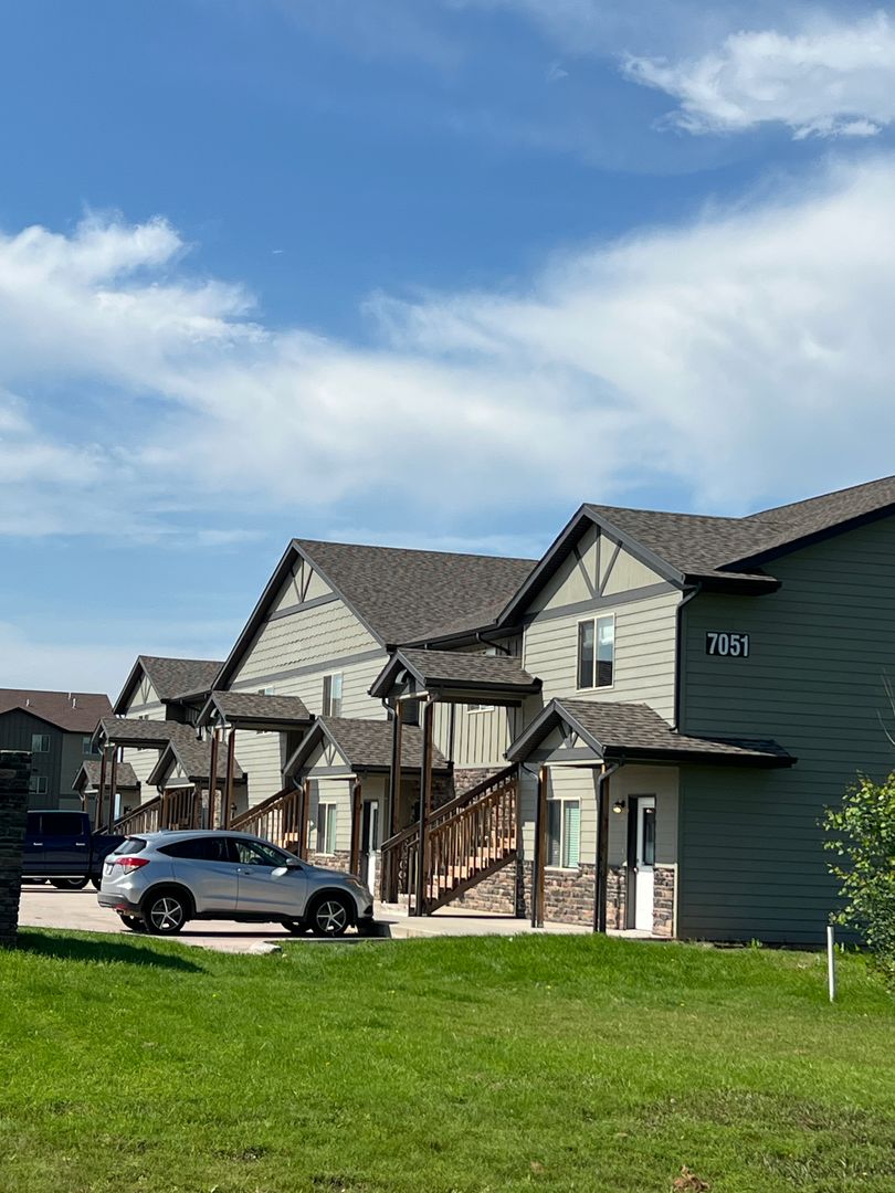 Summerset Apartment: 7051 Freedom Ln