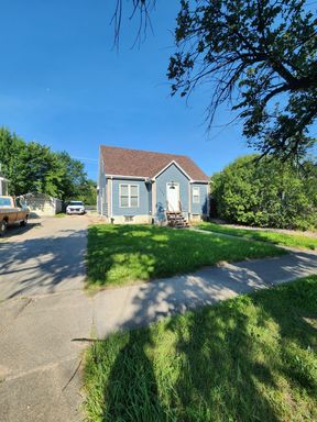 4 Bed 1.5 Bath Rental at 1705 5th Street, Rapid City, SD – photo 1