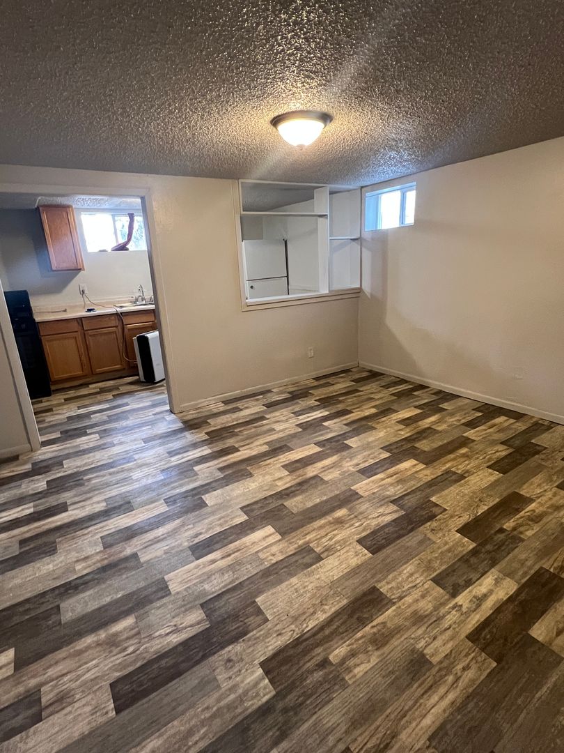 Rapid City Apartment: 405 E Watertown