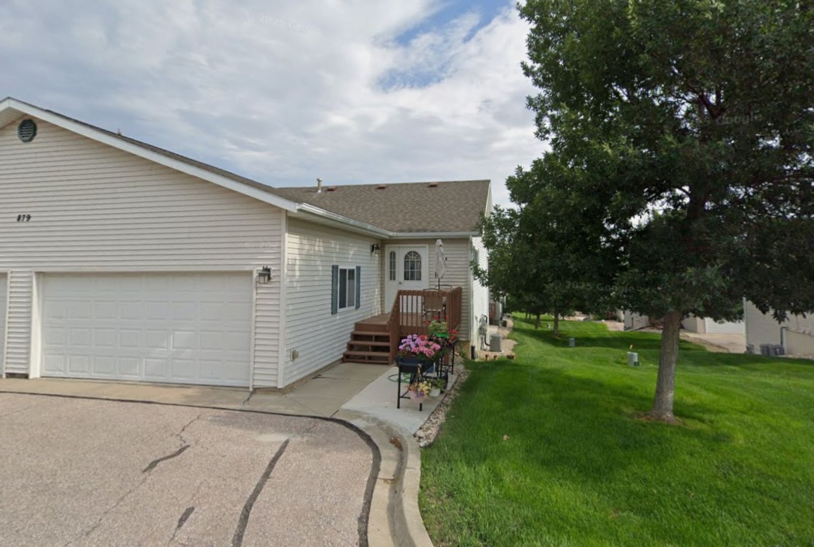 Rapid City House: 879 E Minnesota Unit B