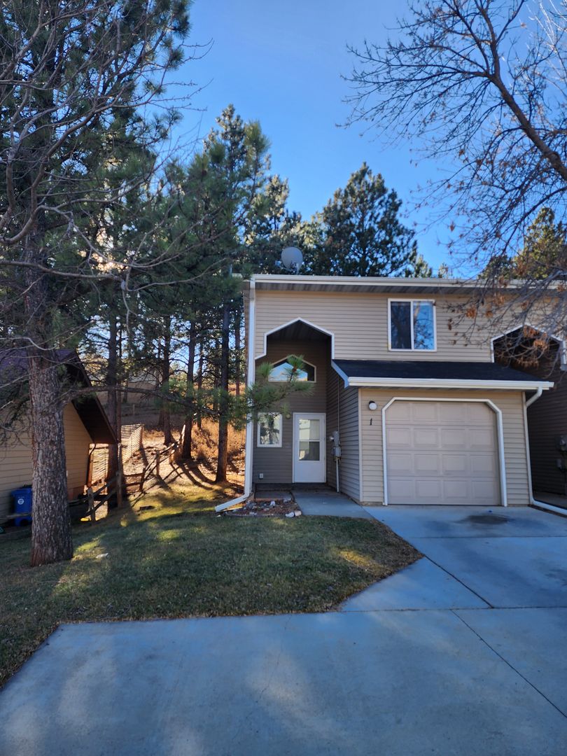 Rapid City Apartment: 1801 Red Dale Dr