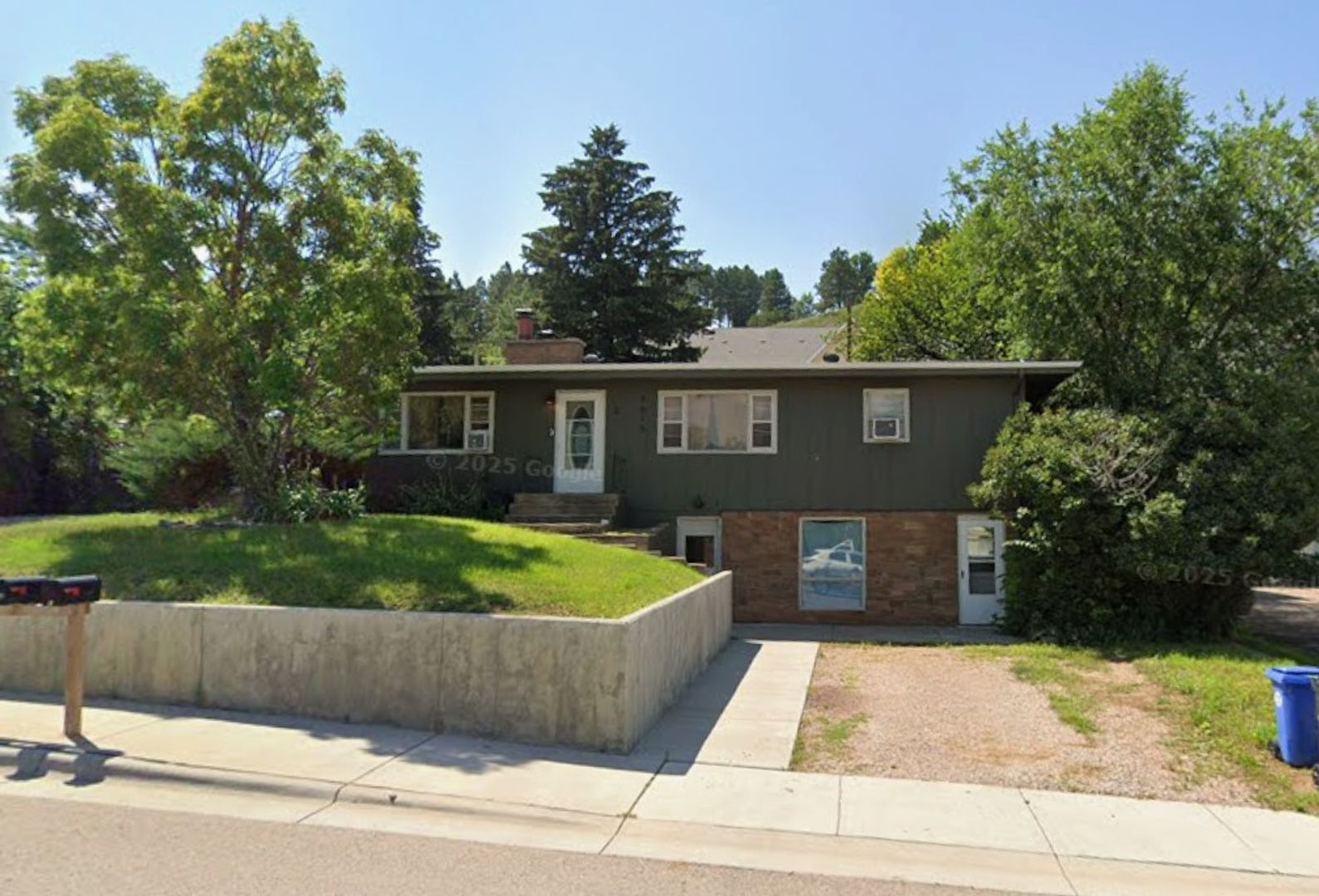 Rapid City Apartment: 1615 38th St