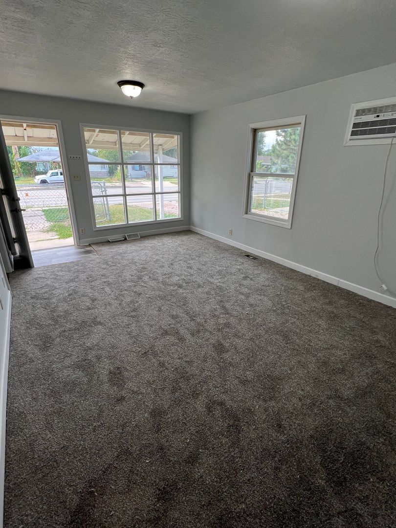 Rapid City House: 222 E Saint Patrick St