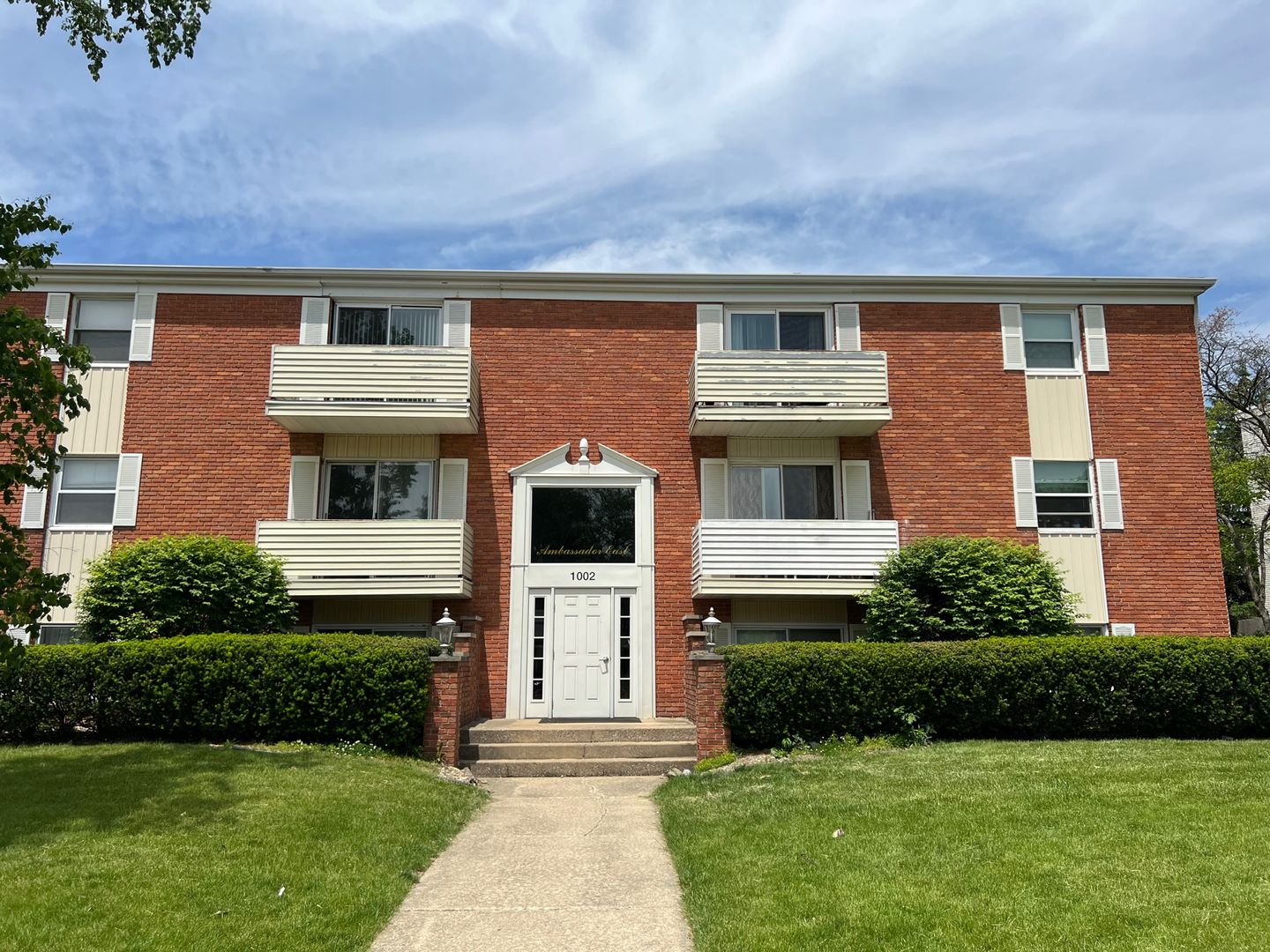 Urbana Condo: 1002 Harding Dr #304