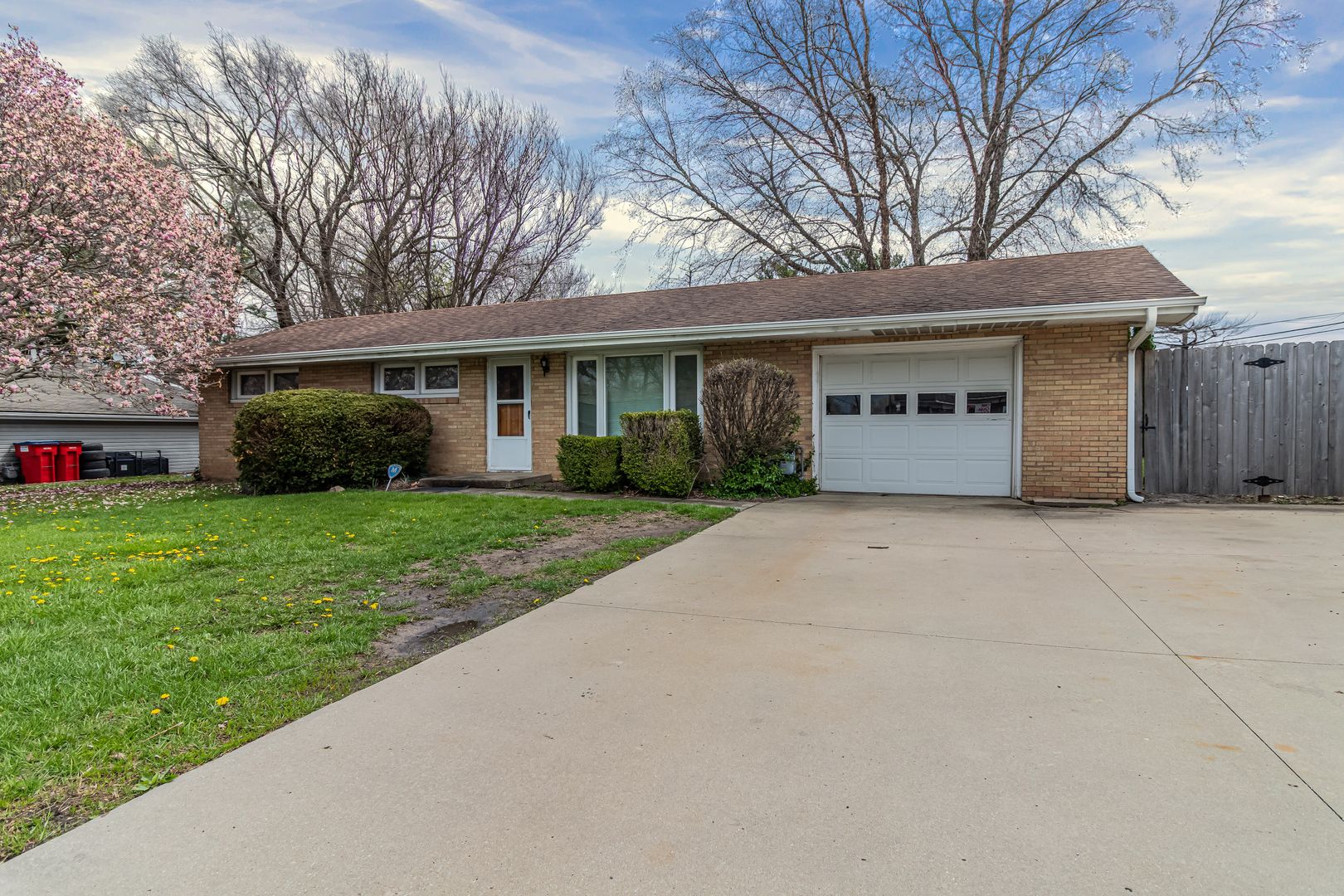 Champaign House: 2106 Campbell Dr.