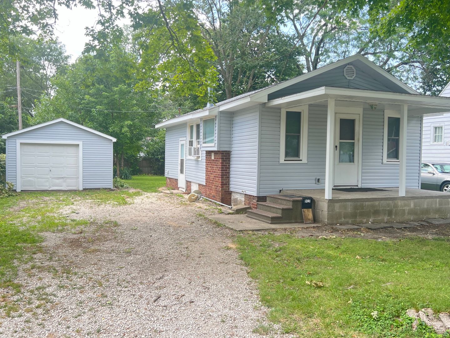 Champaign House: 511 N. Garfield