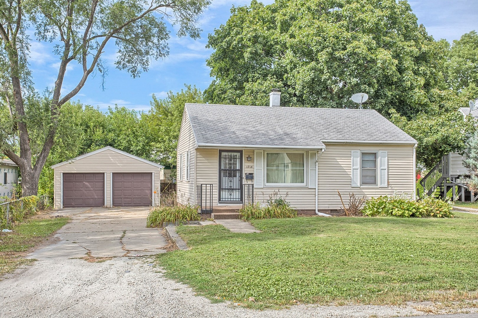 Champaign House: 1714 W. Clark St.