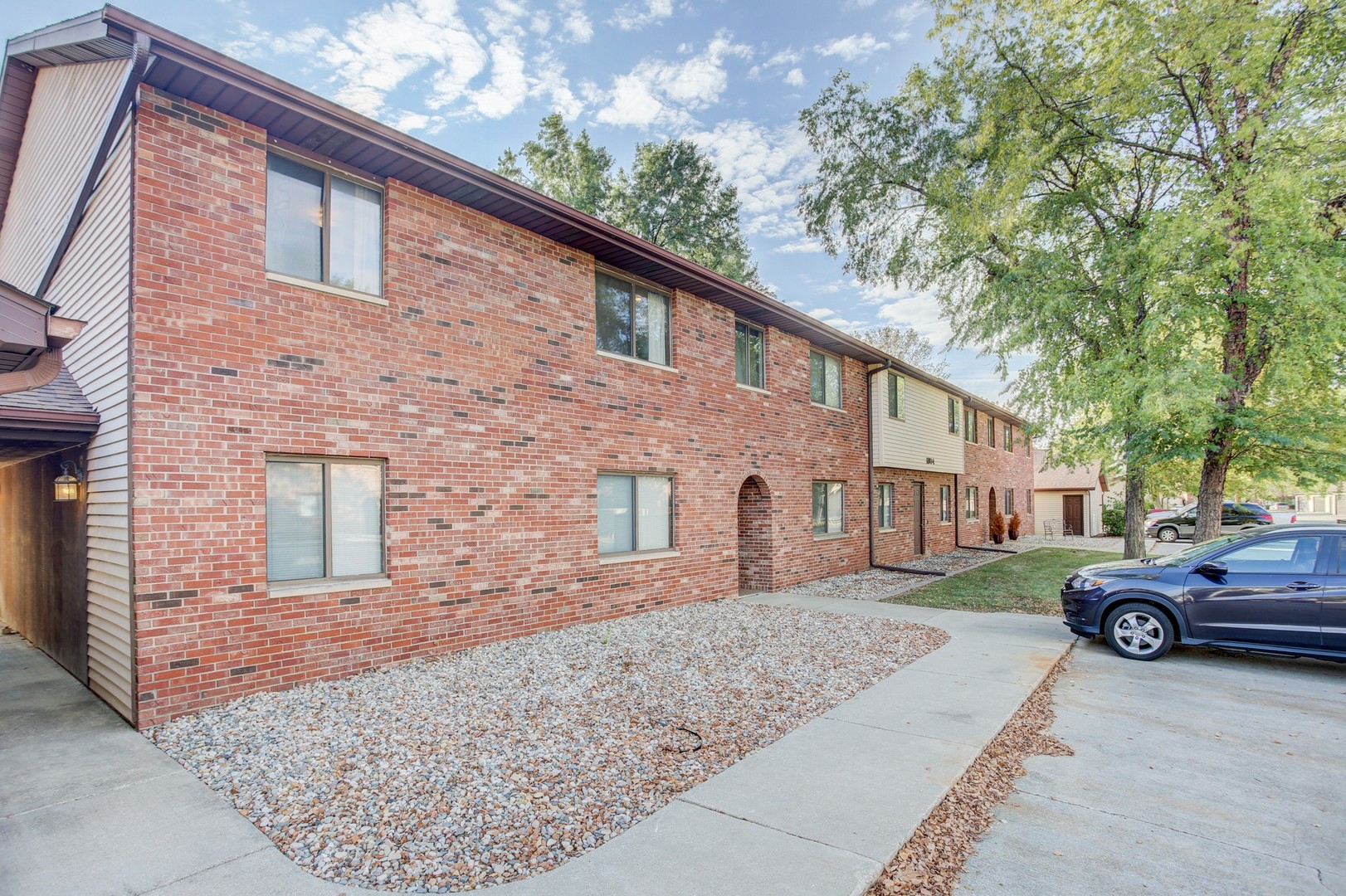Urbana Apartment: 1804-5 Oliver Dr.
