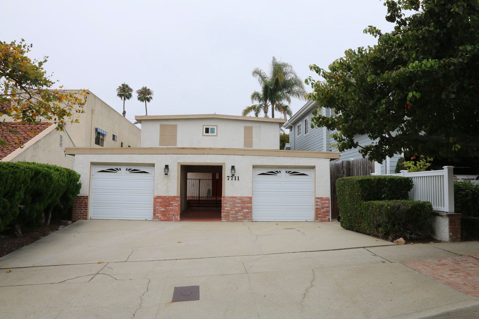 Charming Playa Del Rey Home with Spacious Interiors and Private Outdoor Oasis