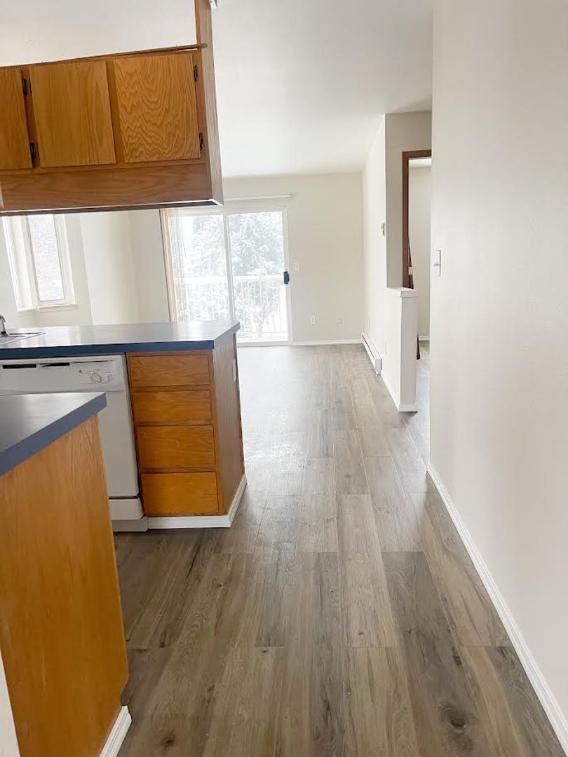 Coeur d' Alene Apartment: 1201 N Lincoln Way