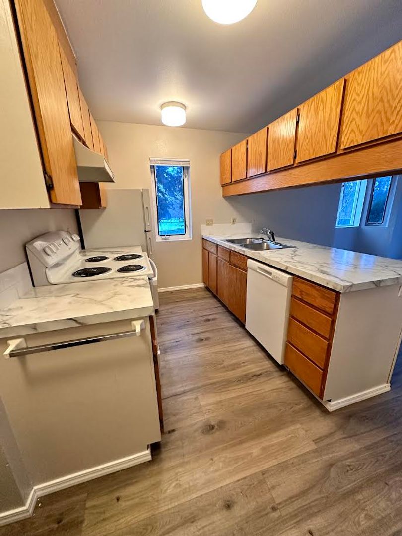 Coeur d' Alene Apartment: 1201 N Lincoln Way