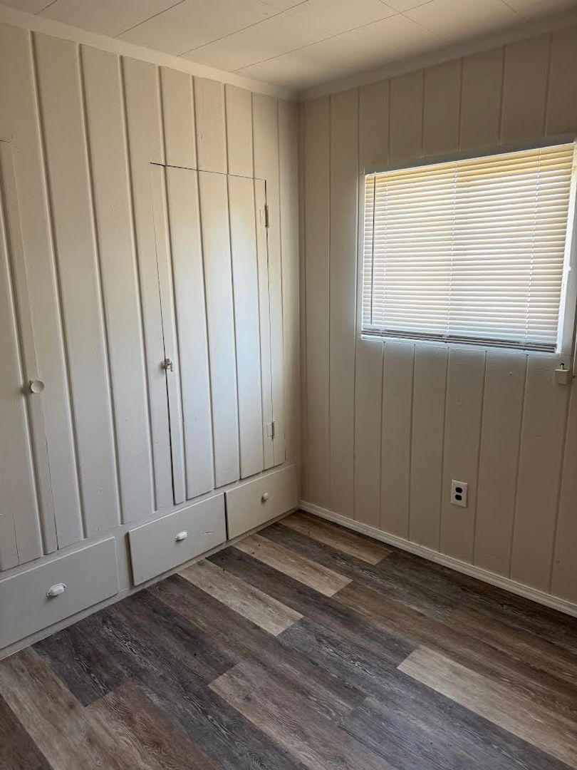 Coeur d' Alene Apartment: 411 E Coeur d' Alene Ave