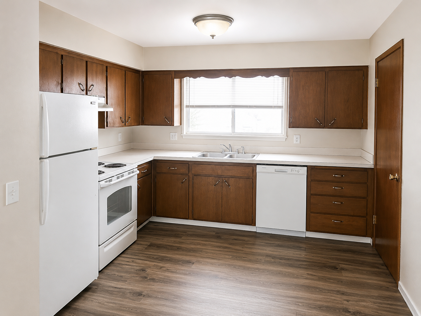 Coeur d' Alene Apartment: 1201 E Lakeside Ave