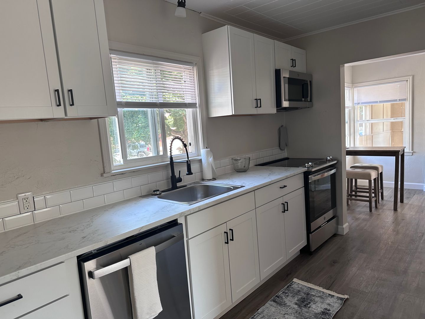 Coeur d' Alene Apartment: 411 E Coeur d' Alene Ave