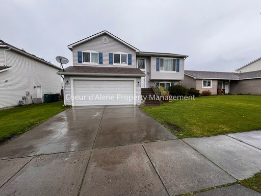Updated split level home in Montrose – photo 1