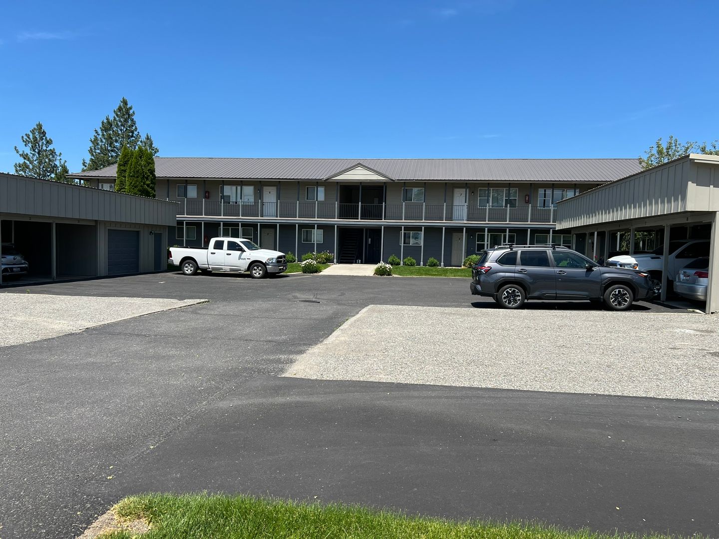 Hayden Apartment: 91 W Wyoming Ave