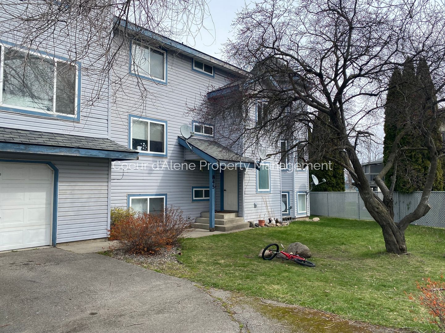 Post Falls Apartment: 845 Siony Lane