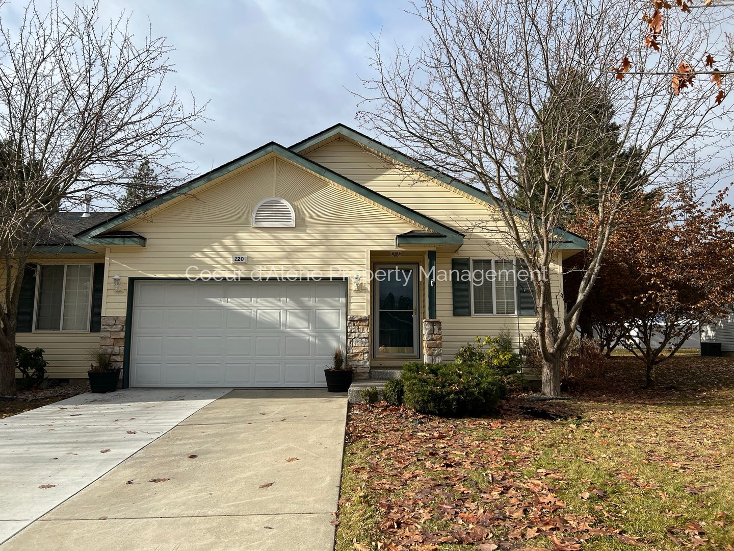 Post Falls Townhome: 220 S Coho Rd