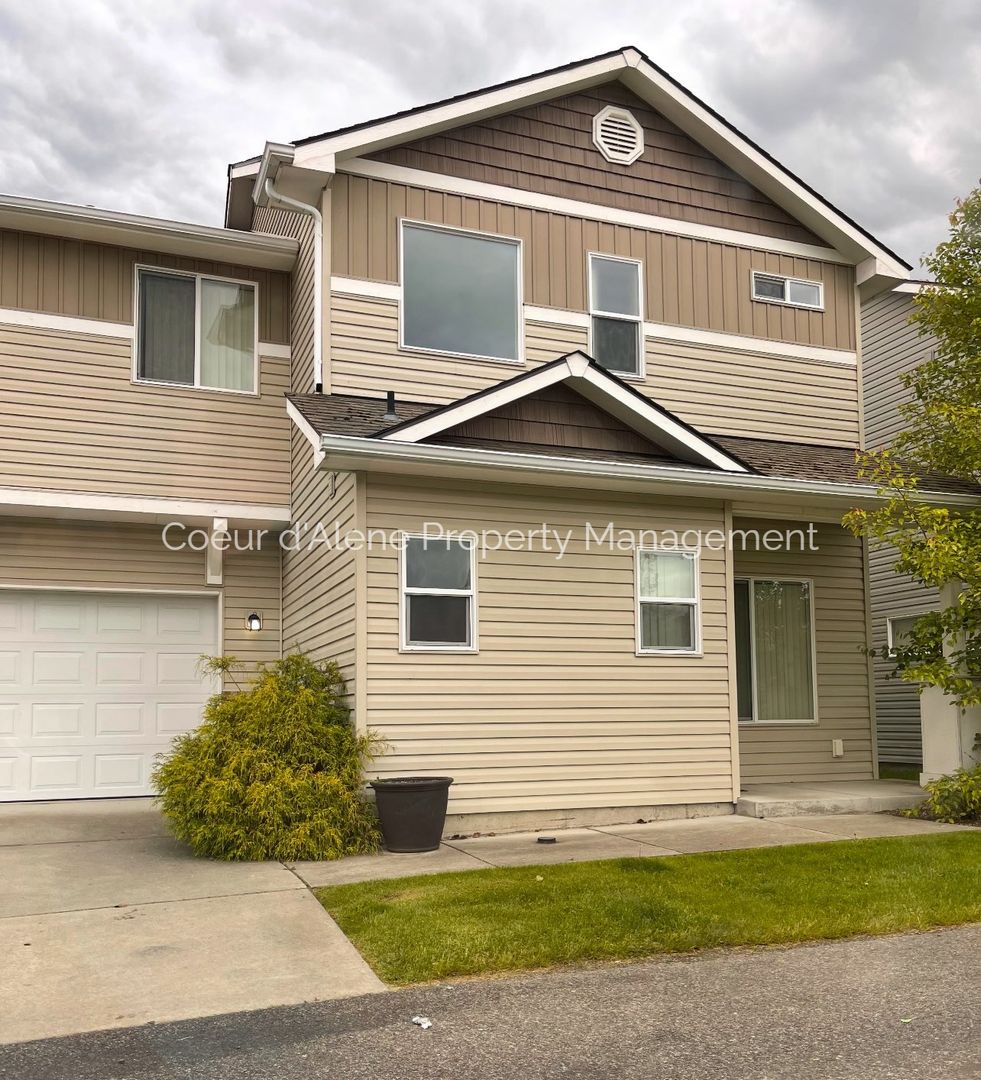 Coeur d'Alene House: 7851 N Holyoke Loop