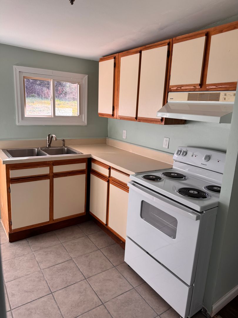 Lynchburg Apartment: 13 McKinley Street