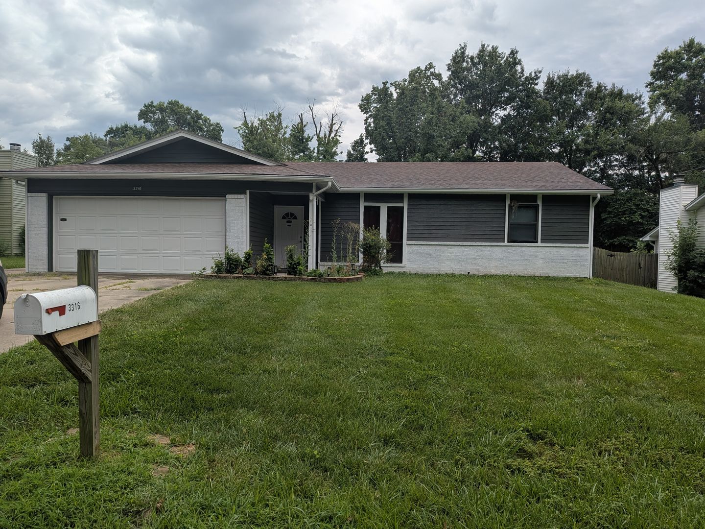 Columbis House: 3316 Sherwood Dr