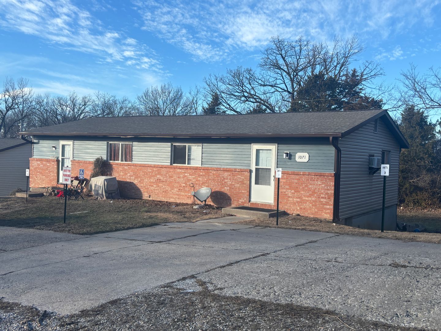 Columbia Apartment: 1071 E North Kathryn