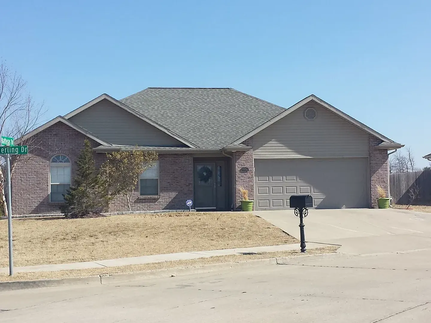 Columbia House: 5102 Hatteras Dr