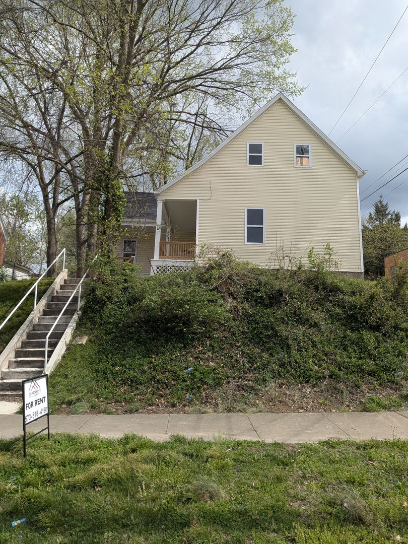 Jefferson CIty House: 807 Broadway