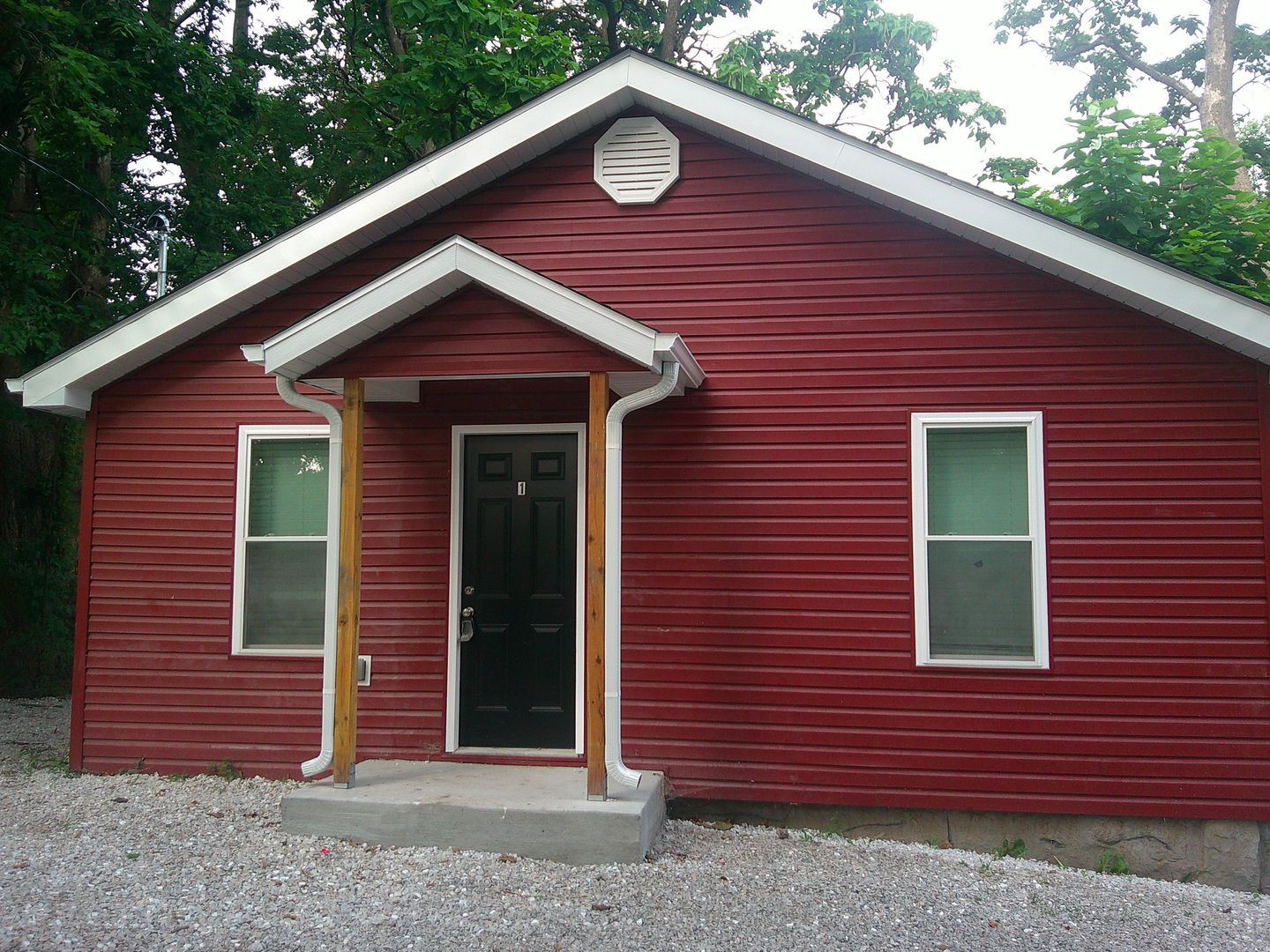 Columbia House: 1 Smarr Ct