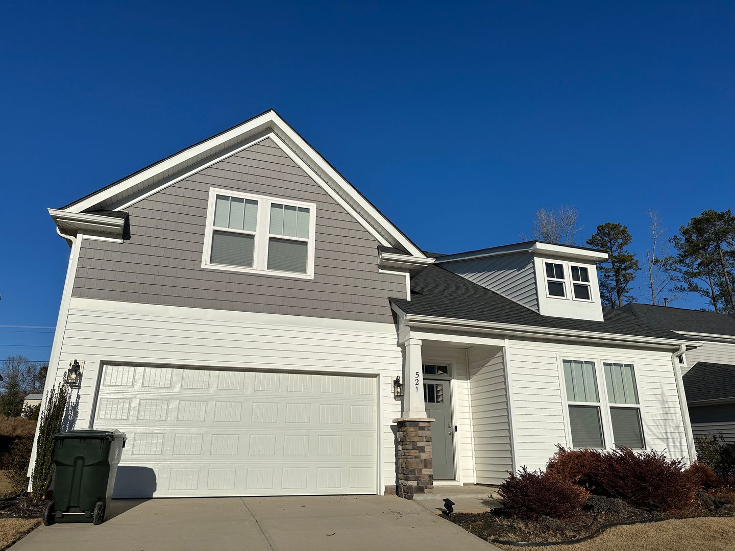 Duncan House: 521 Robinwood Place