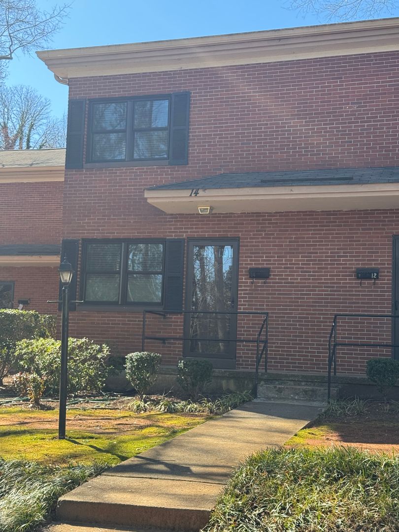 Greenville House: 14 Faris Circle