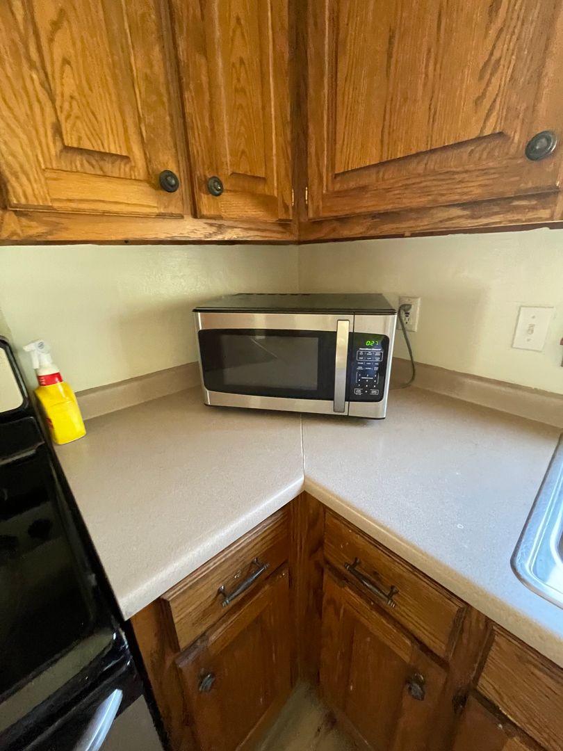 Fountain Inn House: 905B North Main Street