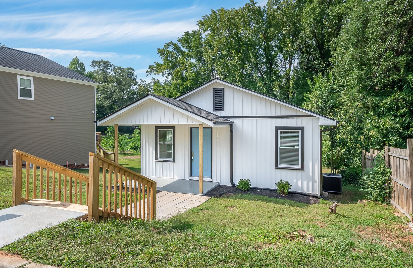 Greenville House: 111 Mount Eustis St