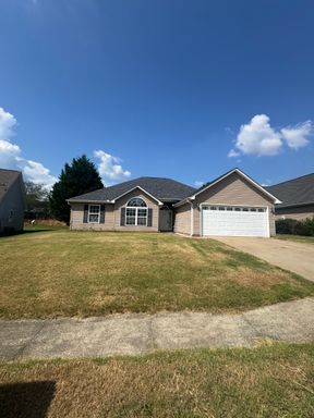 3 Bed 2 Bath Rental at 142 Lauren Wood Circle, Taylors, SC – photo 1