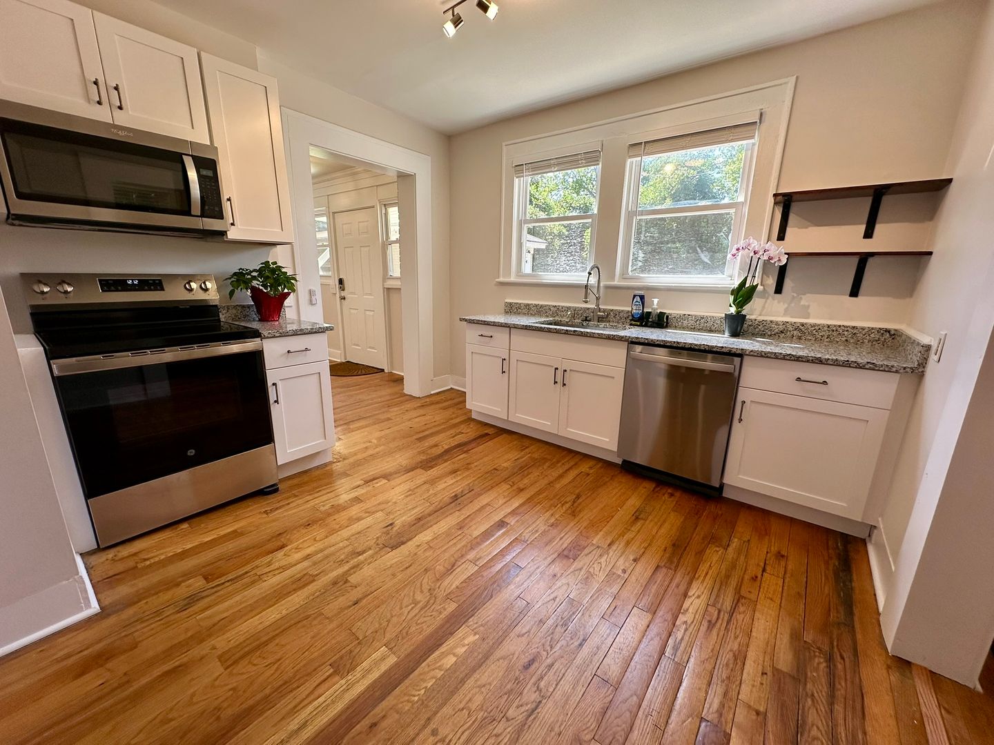 Greenville Apartment: 35 Perry Avenue