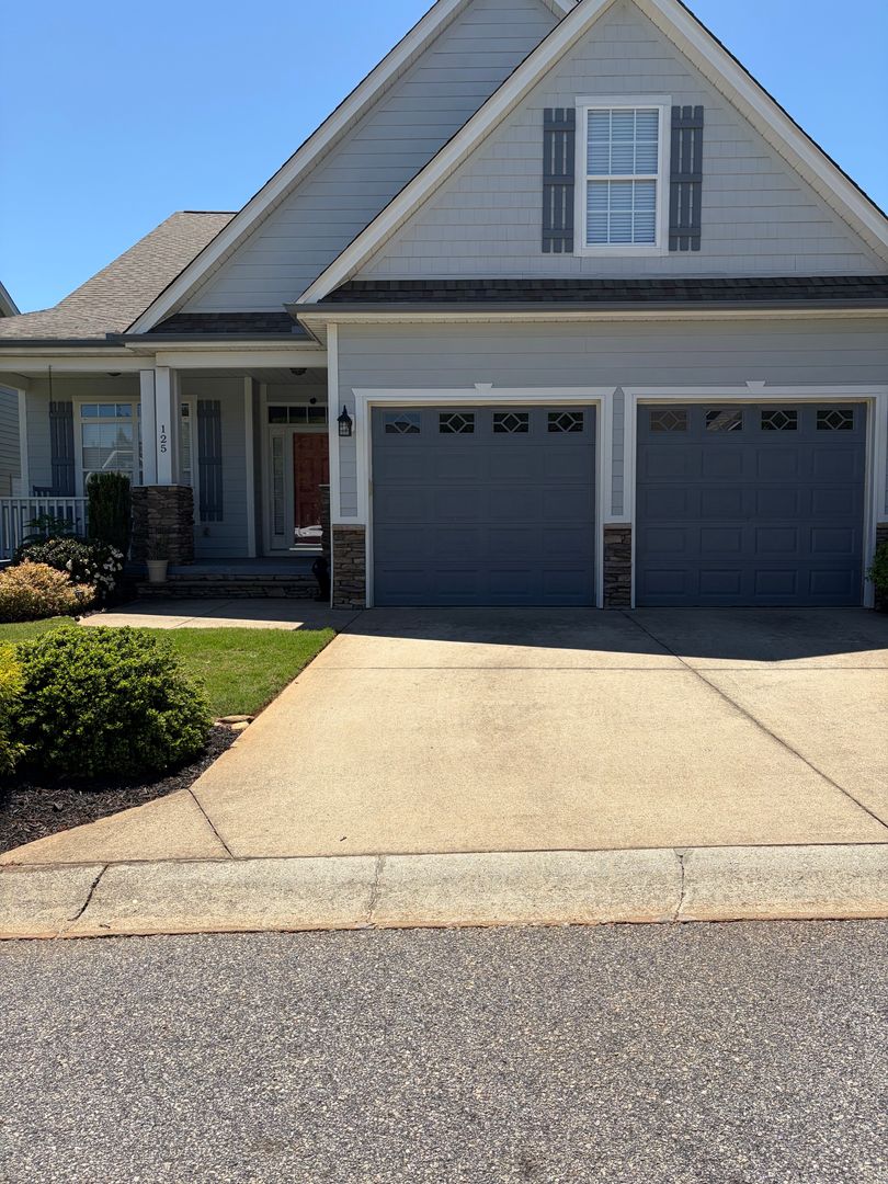 Greenville House: 125 Gramercy Court