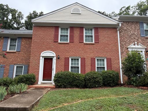 Spacious 3 Bedroom 2.5 Bath Townhome with Community Pool!! – photo 1
