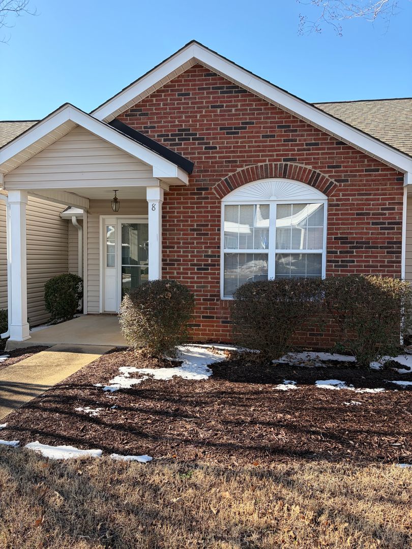 Greer House: 8 Enoree View Drive