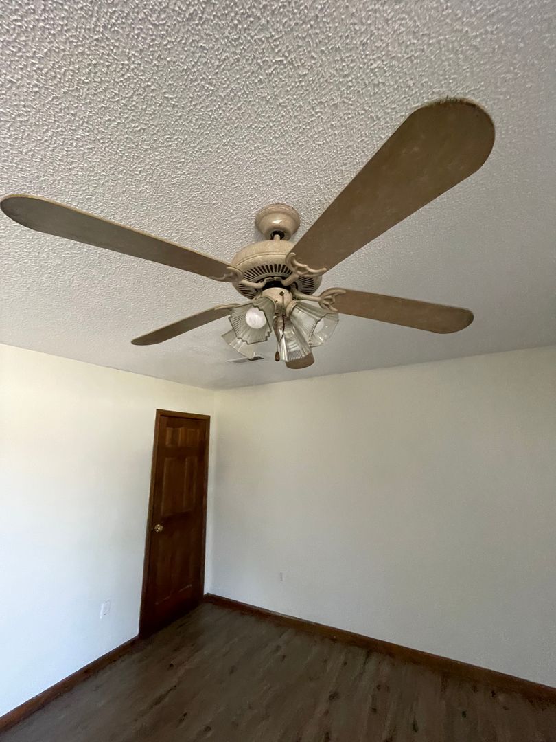 Fountain Inn House: 905B North Main Street